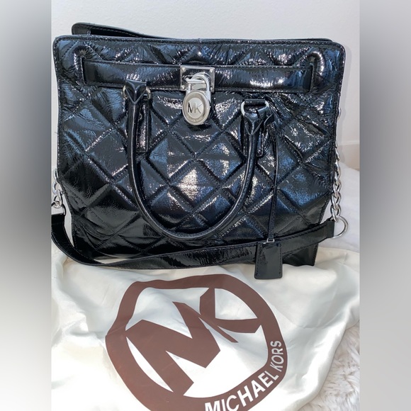 Michael Kors Hamilton Black Quilted Patent Leather Padlock Handbag Shoulder bag - Picture 2 of 9